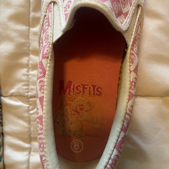 Misfits pink slip on vans style size 8 pink white - Picture 5 of 7